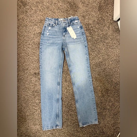 Zara Denim - Zara Women's Straight Leg Jeans in Light Blue